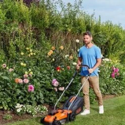 Black & Decker BLACK+DECKER BCMW3318N-XJ Grasmaaier - 18V - 33cm - Excl. Accu & Lader 28 Black & Decker BLACK+DECKER BCMW3318N-XJ Grasmaaier - 18V - 33cm - Excl. Accu & Lader -Tuin Schoonmaak 1200x1200 382