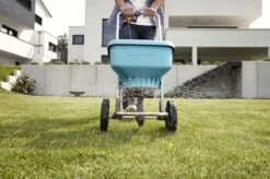 GARDENA Strooiwagen XL Strooikar - 800m2 - 18 Liter 11 GARDENA Strooiwagen XL Strooikar - 800m2 - 18 Liter -Tuin Schoonmaak 1200x799 143